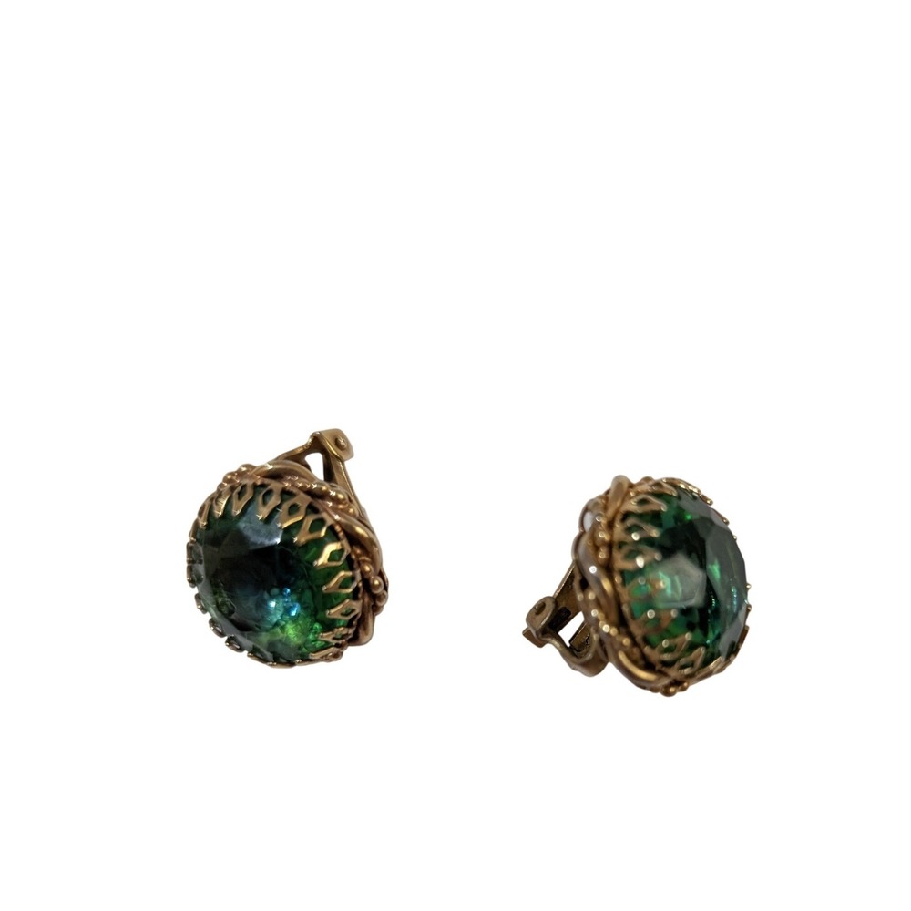 Vintage Emerald Green Glass Clip On Earrings Gold Tone Crown Setting Filigree